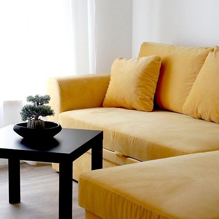 Minimalist Studio Old Town Apartments By Hostlovers Kaunas Exterior photo