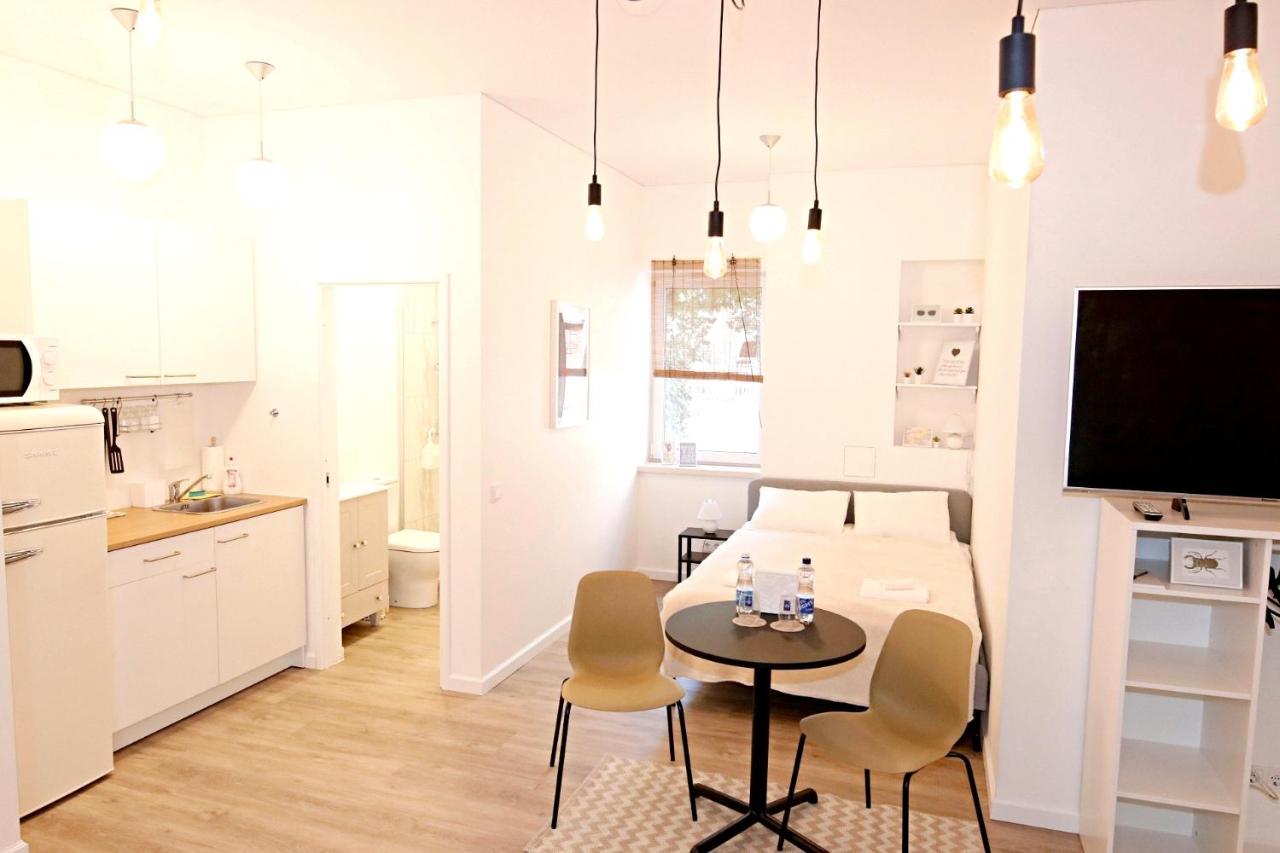 Minimalist Studio Old Town Apartments By Hostlovers Kaunas Exterior photo