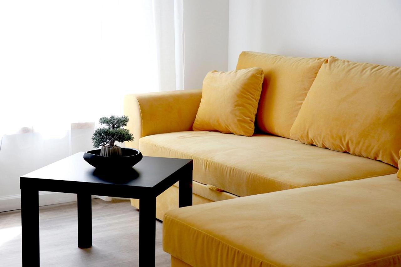 Minimalist Studio Old Town Apartments By Hostlovers Kaunas Exterior photo