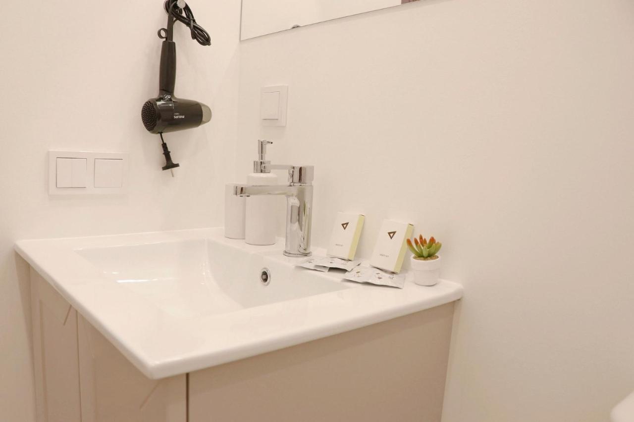 Minimalist Studio Old Town Apartments By Hostlovers Kaunas Exterior photo